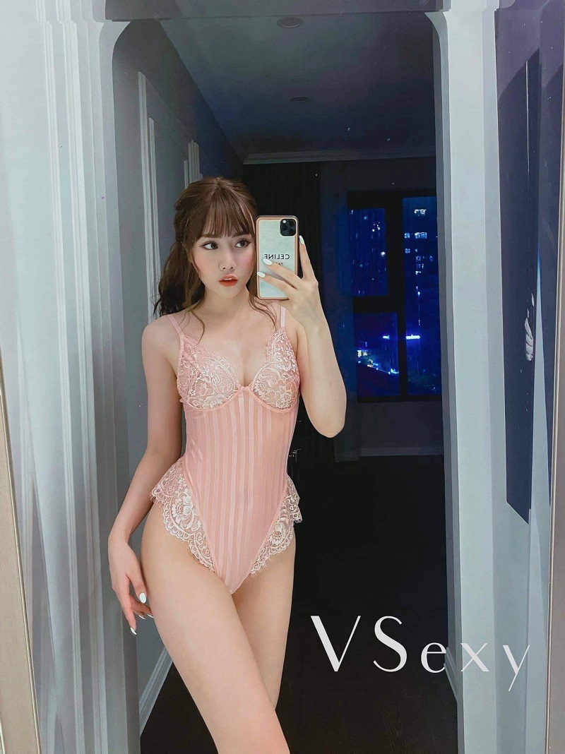 Đồ bơi gái xinh mặc bikini màu hồng ngọt ngào sexy 24