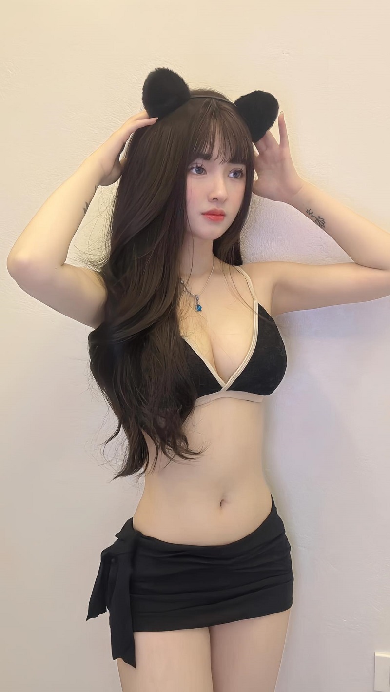 Gái xinh mặc bikini mỏng manh gợi cảm hết nấc 18