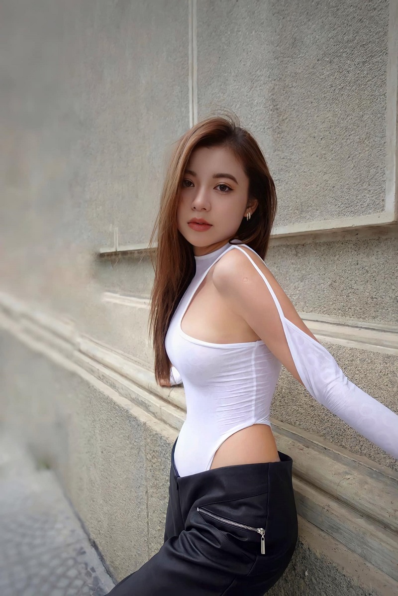 Streamer Trang Lucy mặc bikini sexy đến bỏng mắt 12