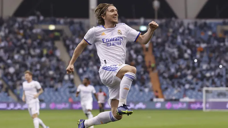  Modrić nâng cúp Champions League, khoảnh khắc đáng để cá cược khi Nạp Tiền 789CLUCB